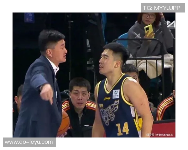 克尼佩尔三分火力全开奎因贡献双十弗拉格稳定发挥助球队获胜