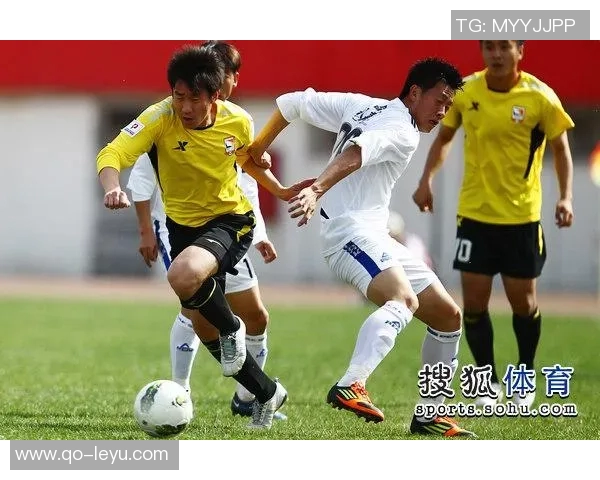 文班赛后与保罗亲密耳语击掌庆祝胜利瞬间引发热议